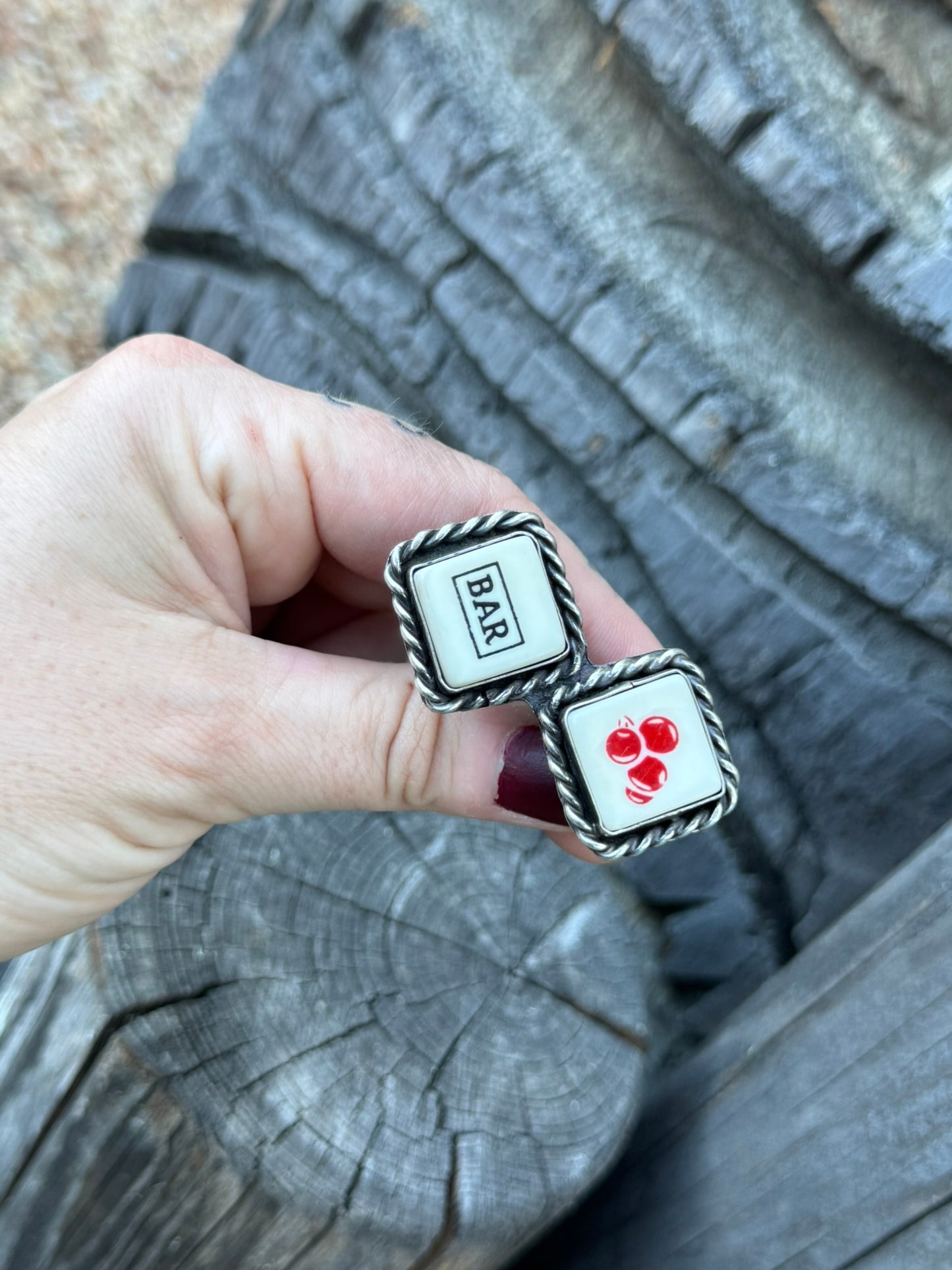 Two-Finger Slot Machine Dice Knuckle Ring
