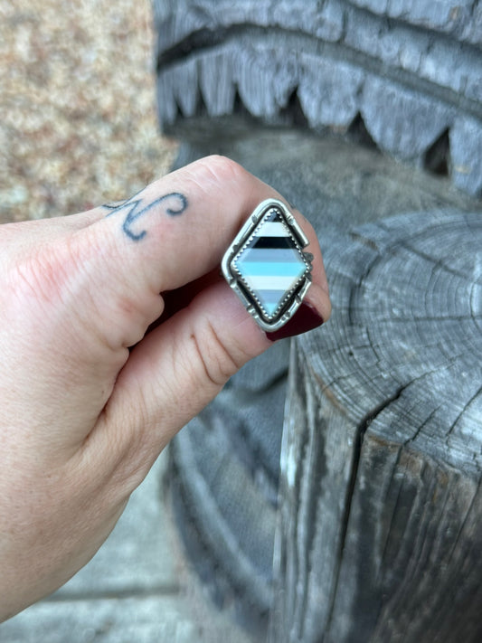 Abstract Mini Diamond-Shaped Ring